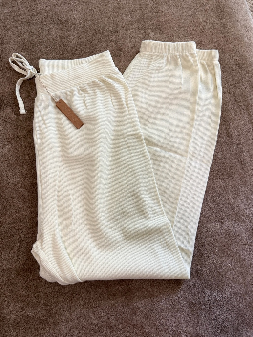 NWT Skims joggers